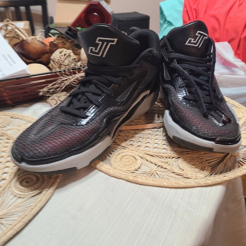 Nike Jordan, Jason Tatum Shoes View 4